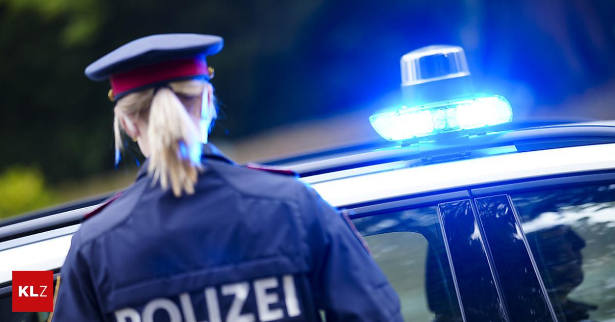 Auto nach Unfall zugeparkt: Frau rastete aus und biss Polizisten